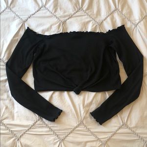 OFF THE SHOULDER KNOT CROP TOP